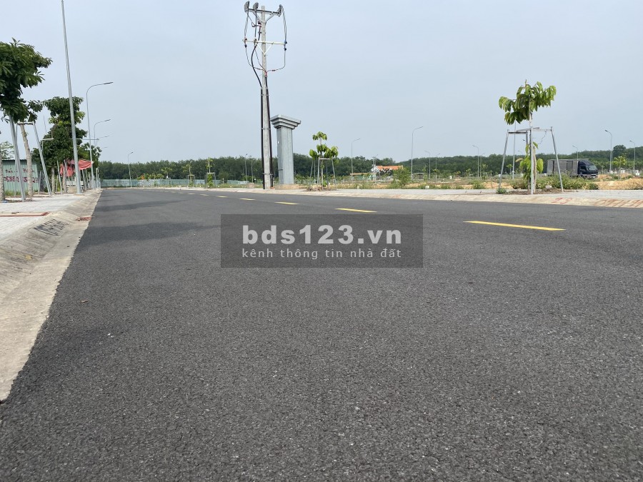 Cần bán lô đất Mặt Tiền DT742 pháp lý đầy đủ giá rẻ, sổ sẵn chính chủ