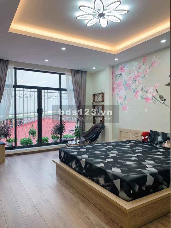 Bán gấp nhà mặt ngõ phân lô 76 Nguyễn Chí Thanh, dt 44m2, ô tô đỗ cửa, giá 7.5 tỷ