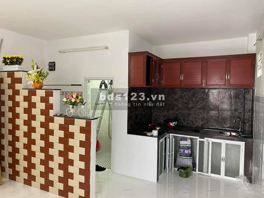Bán nhà Bùi Thế Mỹ, 34m2, hẻm xe hơi, Tân Bình, chỉ 2.91 tỷ.