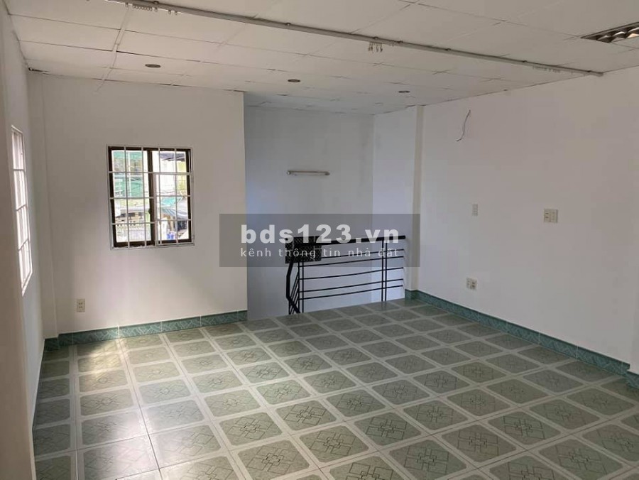 Bán nhà Bùi Thế Mỹ, 34m2, hẻm xe hơi, Tân Bình, chỉ 2.91 tỷ.