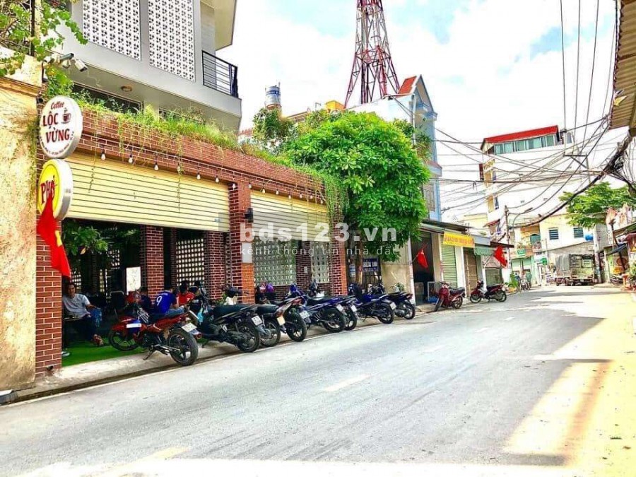 Nhà mới diện tích 60m2, 2 nhà vê sinh, khu vực Vip tại Quận 12