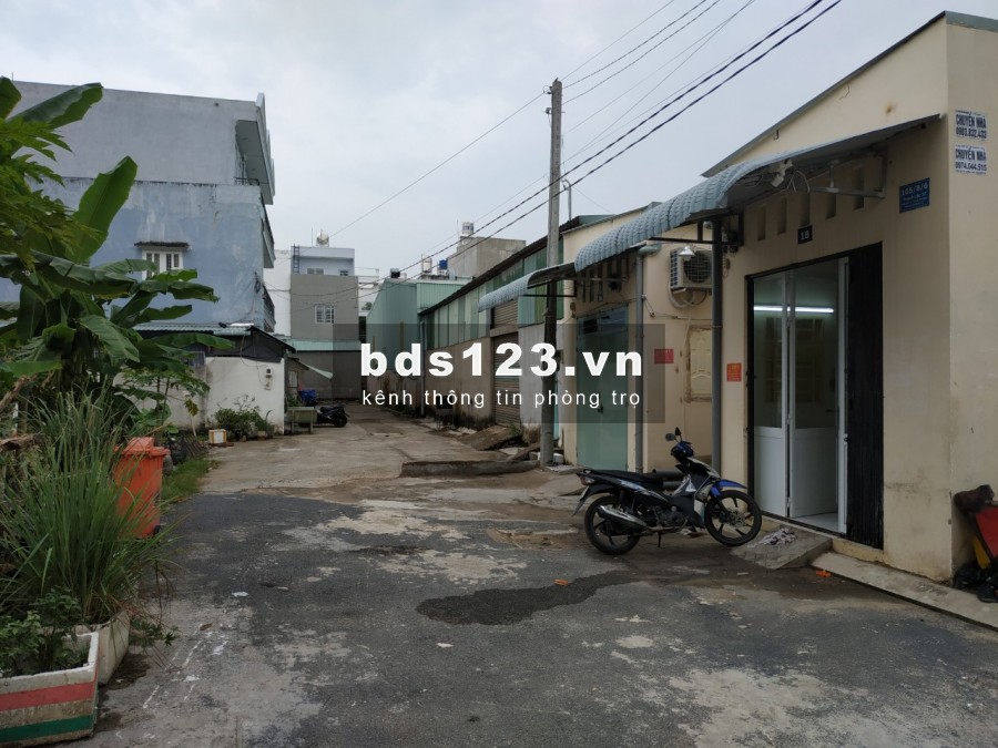 Phòng đầu dãy Thạnh Lộc 37 Q.12 gần CĐ Điện lực Bxe buýt 03. Mầm non Tân Việt Mỹ
