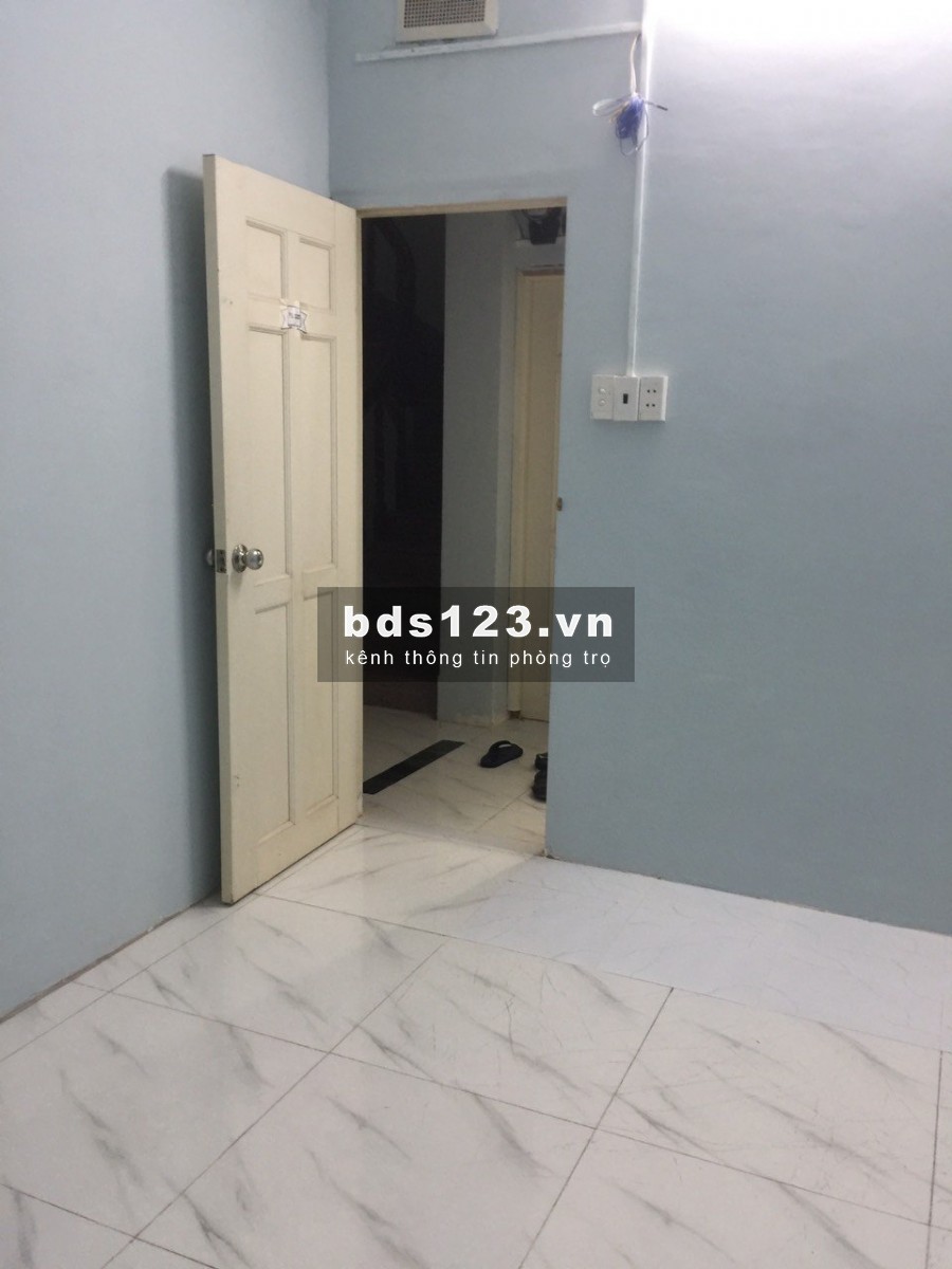 Cho thuê phòng 2,5tr/th. Phòng trọ 18m2 có cửa sổ Tô Hiến Thành, Quận 10