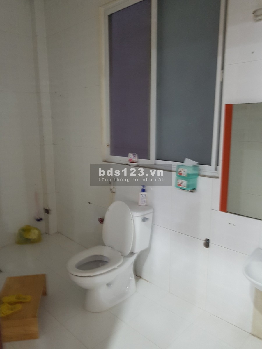 Cho thuê nhà nguyên căn MT Ba Vì, Phường 4, Quận Tân Bình. trệt 2 lầu ST