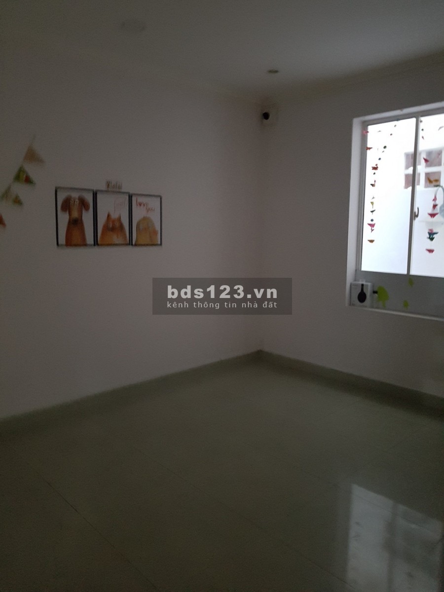 Cho thuê nhà nguyên căn MT Ba Vì, Phường 4, Quận Tân Bình. trệt 2 lầu ST