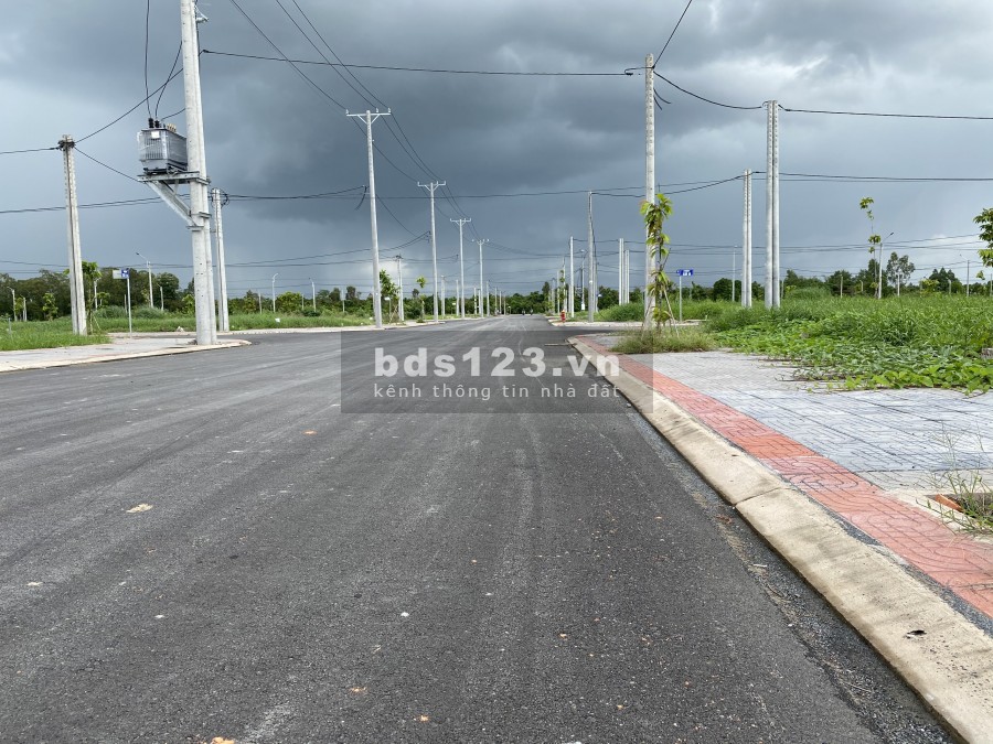Bán đất thổ cư gần khu Phú An vị trí mặt tiền giá rẻ, giá 700 triệu