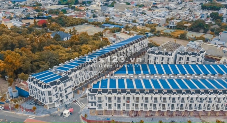 Nhà phố thương mại hiện hữu ngay vị trí vàng tại Dĩ An, cho thuê hoặc kinh doanh ngay