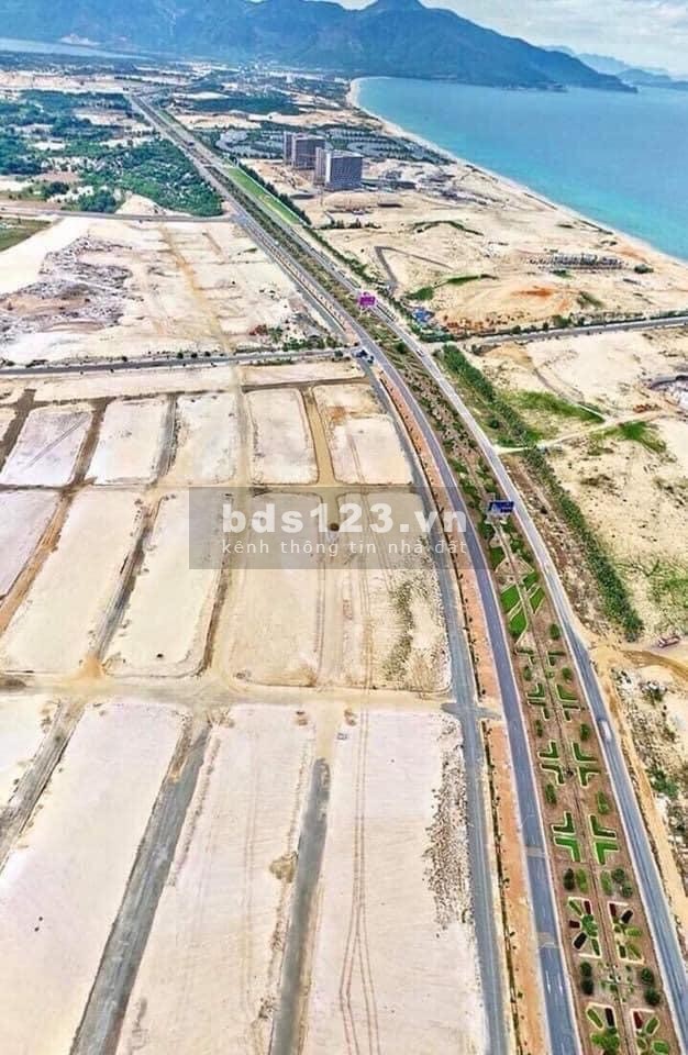 Đất biển sở hữu lâu dài, view đẹp giá tốt - goldenbay 602
