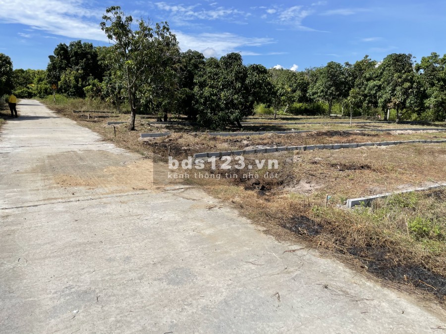 Đất thổ cư trục đường Lê Duẩn view Đầm - Giá đầu tư F0