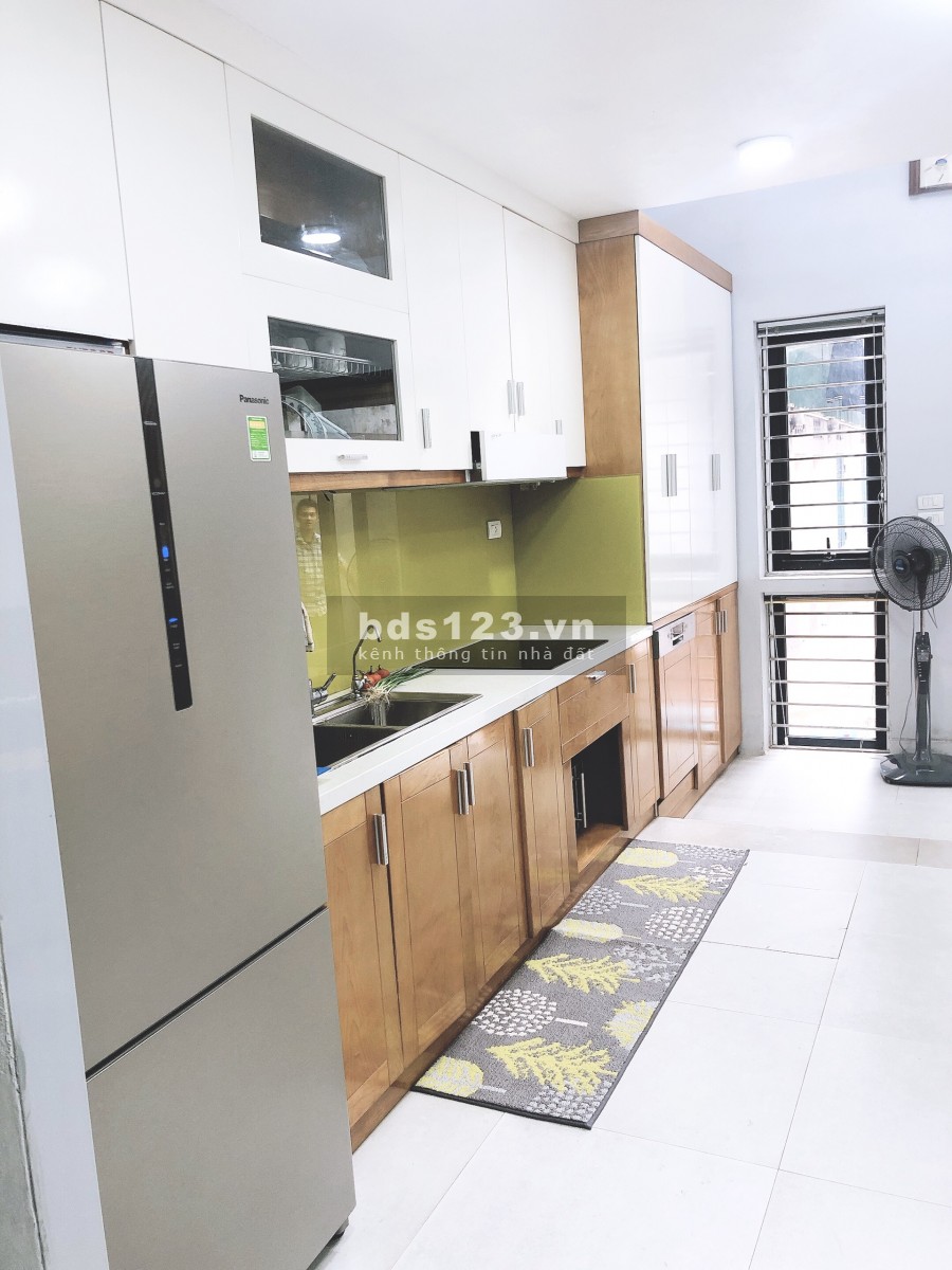 Chuyển trường cho con, bán nhà Thanh Lân, Hoàng Mai, gần ô tô, tặng nội thất 5*, 33m2x4,5T, 2,75 tỷ