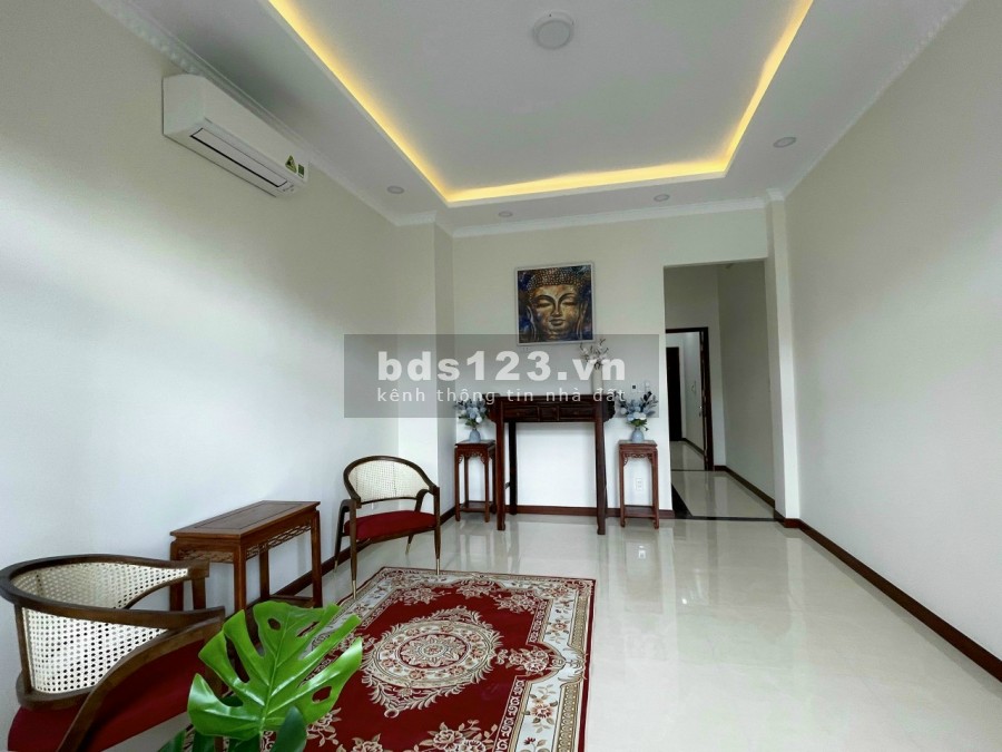 Bán nhà 2 lầu 1 trệt ngay Tân Đông Hiệp Dĩ An, sổ hồng riêng từng căn