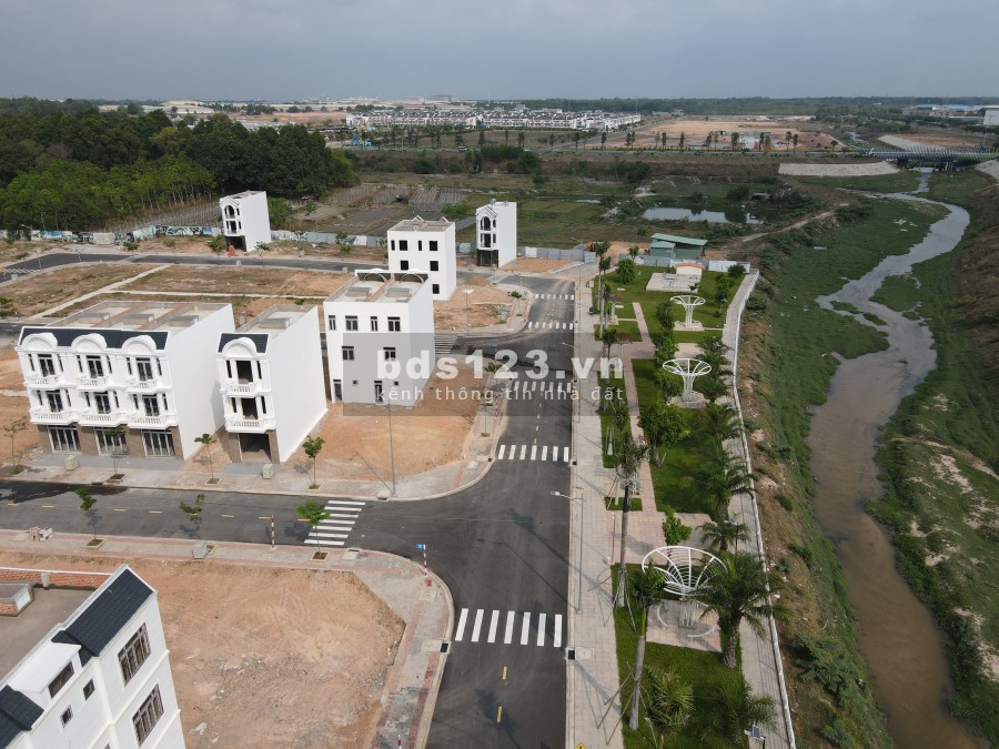 Cần bán đất nền kinh doanh khu nhà ở vietsing phú chánh
