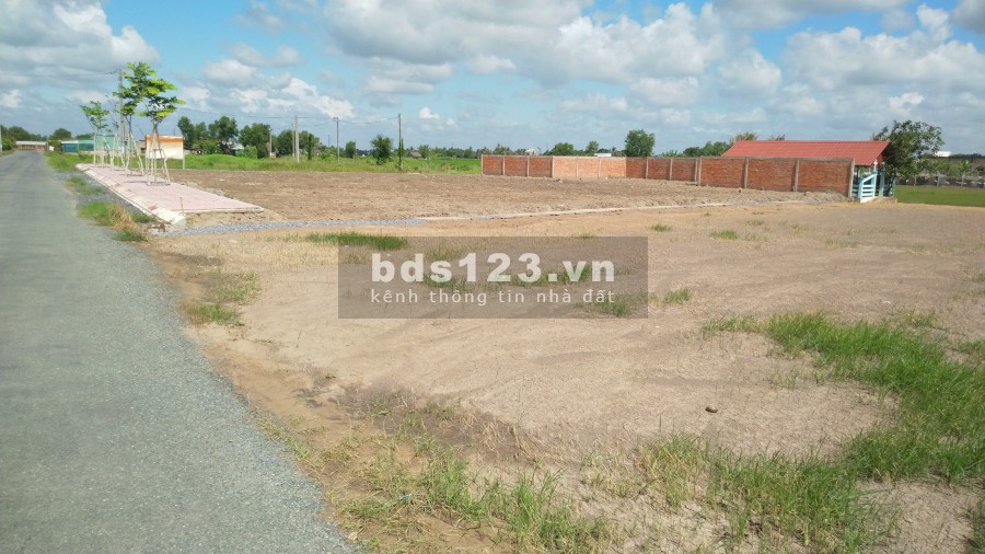 Bán đất 2 mặt tiền QL50. DT (40x70) 2.839m2. Xây biệt thự vườn. Đầu tư phân lô từng nền.