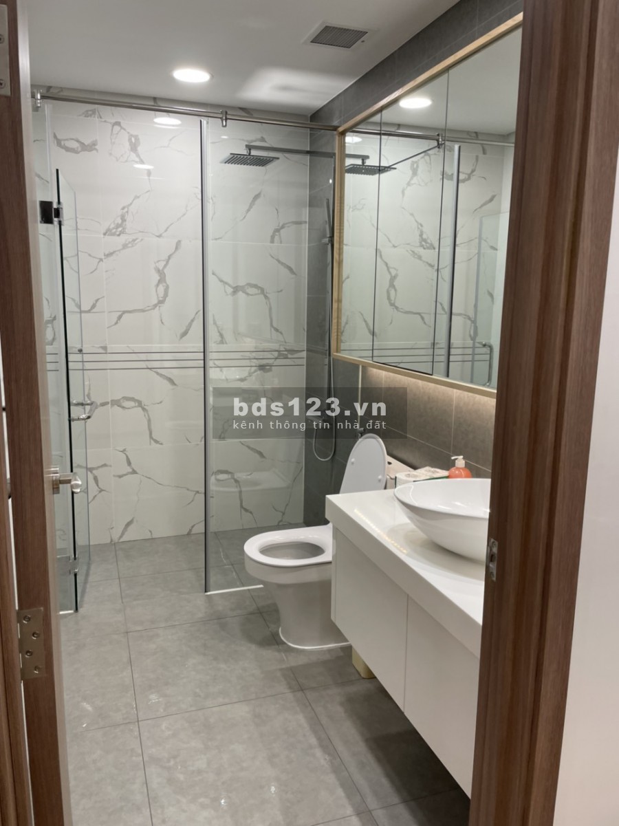 Sunwah Pearl cho thuê CH 2PN, view nhìn thành phố, diện tích sử dụng 99m2