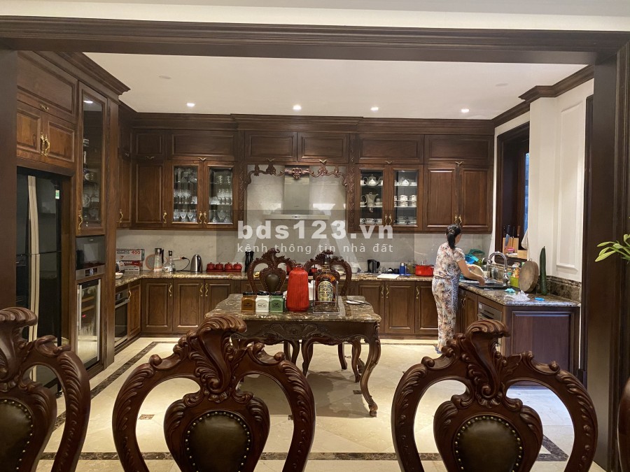 Bán C4 Ciputra, 198m2, 5 ngủ, full nội thất, nhà đẹp. Giá liên hệ 0973781843 Ánh.