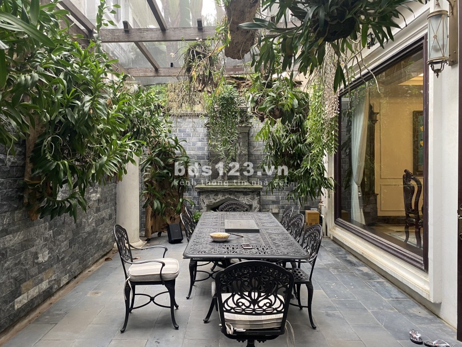 Bán C4 Ciputra, 198m2, 5 ngủ, full nội thất, nhà đẹp. Giá liên hệ 0973781843 Ánh.