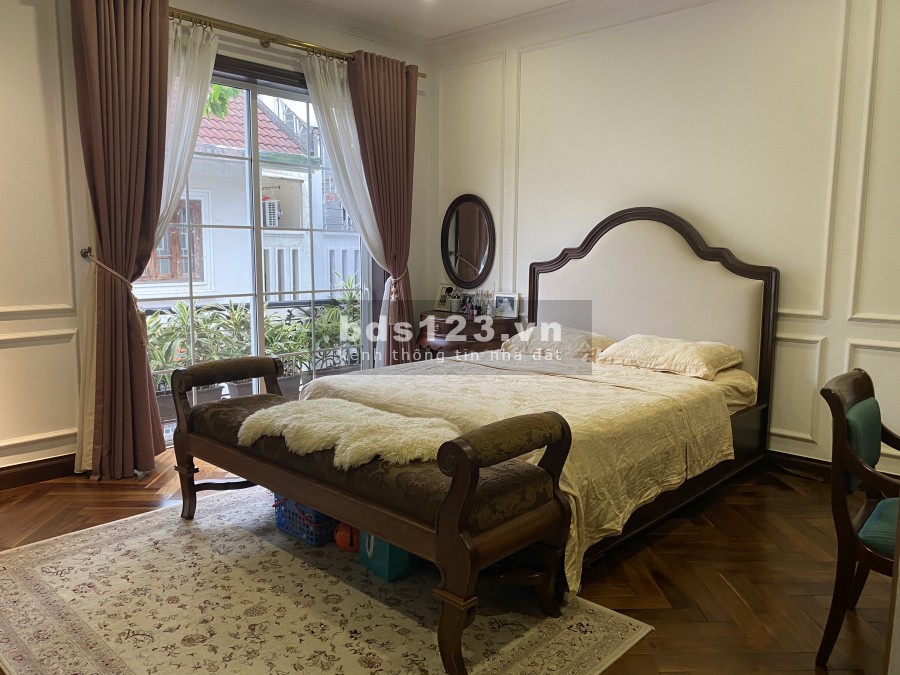 Bán C4 Ciputra, 198m2, 5 ngủ, full nội thất, nhà đẹp. Giá liên hệ 0973781843 Ánh.