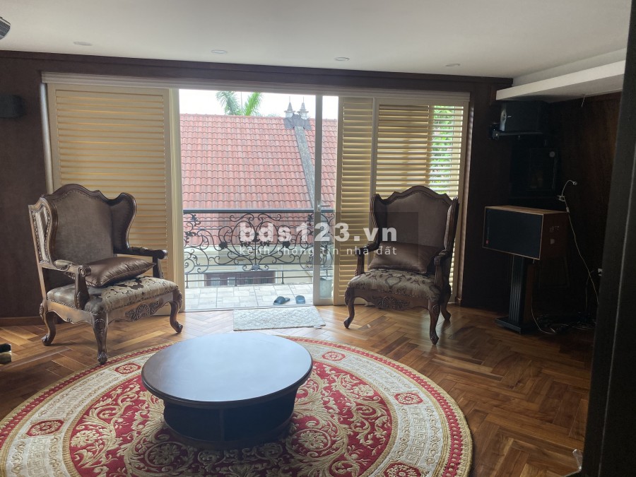 Bán C4 Ciputra, 198m2, 5 ngủ, full nội thất, nhà đẹp. Giá liên hệ 0973781843 Ánh.
