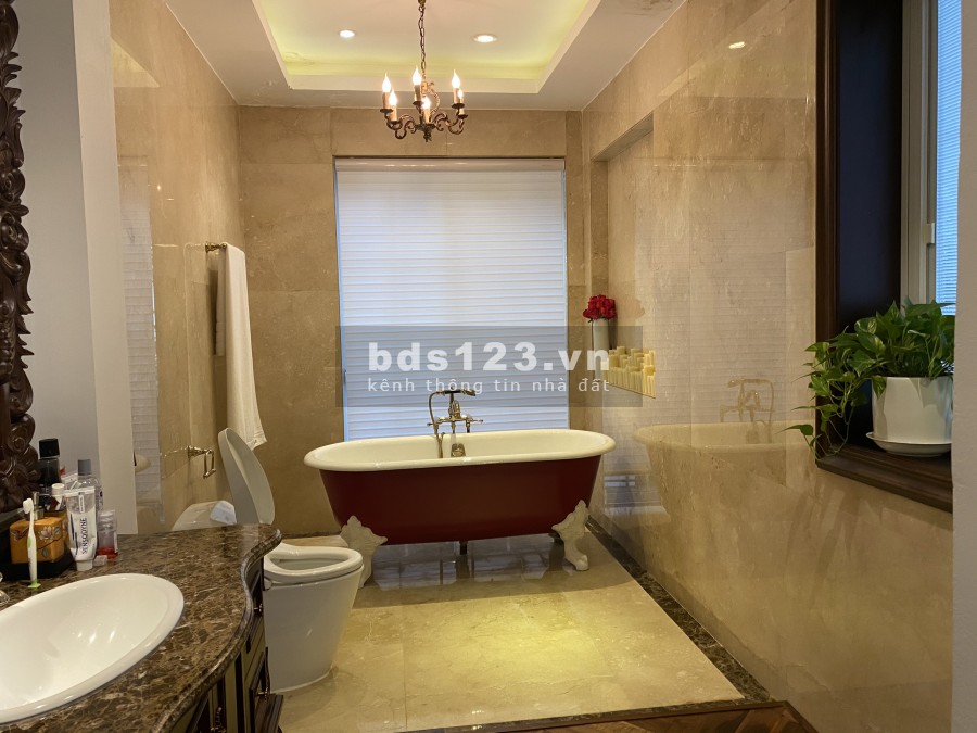 Bán C4 Ciputra, 198m2, 5 ngủ, full nội thất, nhà đẹp. Giá liên hệ 0973781843 Ánh.