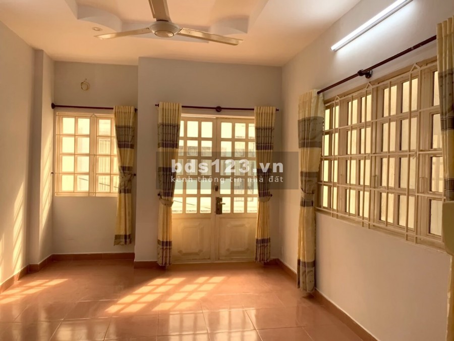 Bán nhà phố khu dân cư Hoàn Cầu, phường Bình Thuận, Quận 7, pháp lí đủ