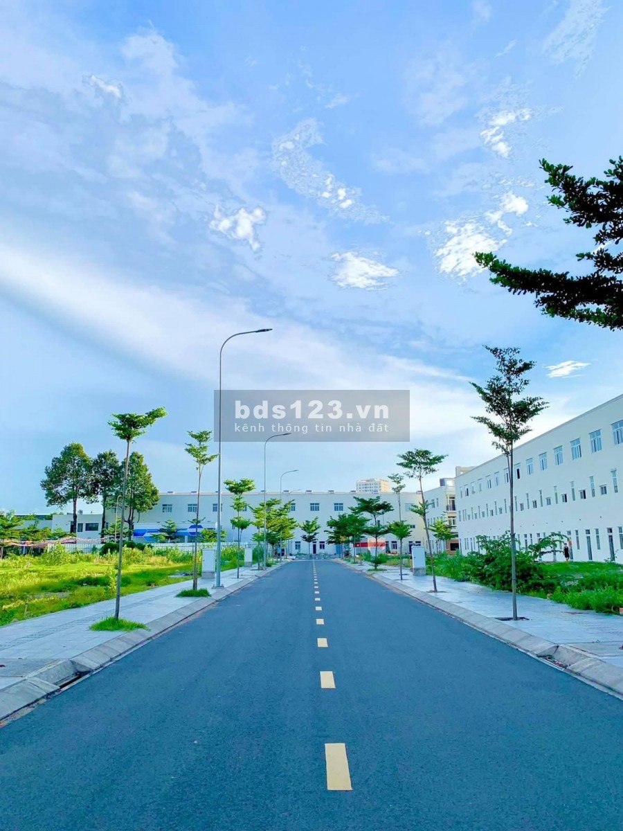 Bán Shophouse 4x15m gần các trường học, bệnh viện, sát đường DT743 gần KCN VSIP 1, NH hỗ trợ 70%