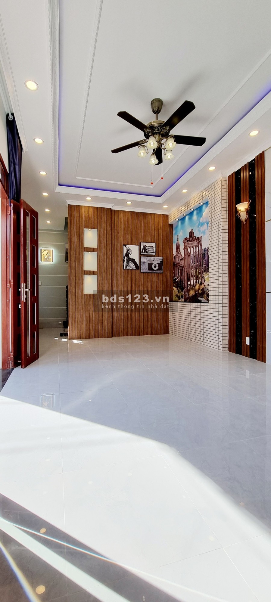 Nhà góc 2 lầu đúc xây mới, hiện đại rất đẹp sang trọng - Hẻm 54 Hùng Vương, Ninh Kiều với 2,8x tỷ