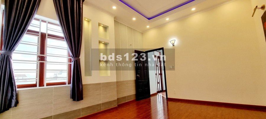 Nhà góc 2 lầu đúc xây mới, hiện đại rất đẹp sang trọng - Hẻm 54 Hùng Vương, Ninh Kiều với 2,8x tỷ