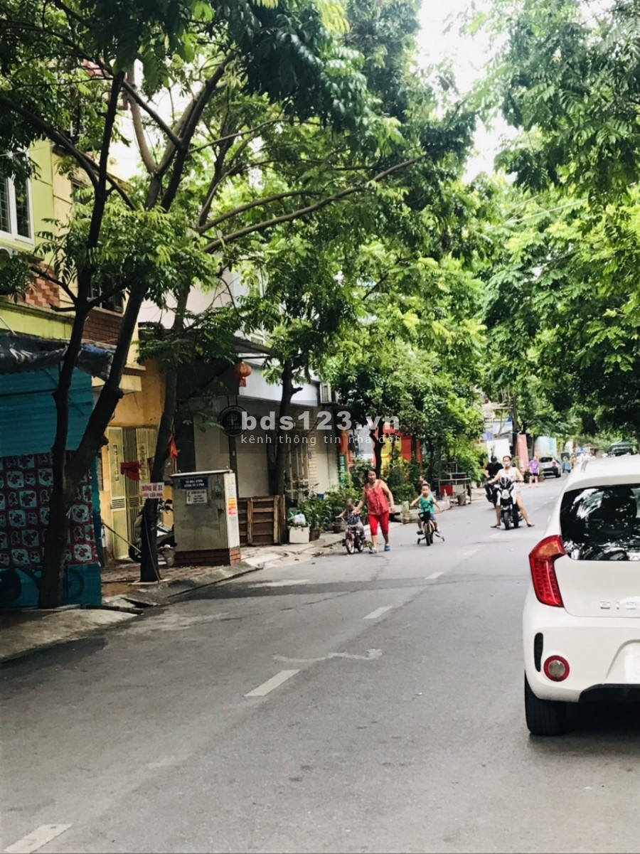 Trung tâm Hà Đông nhà mặt Phố phân lô 4 tầng ô tô đỗ cửa, vỉa hè rộng kinh doanh đỉnh, nhỉnh 5 tỷ