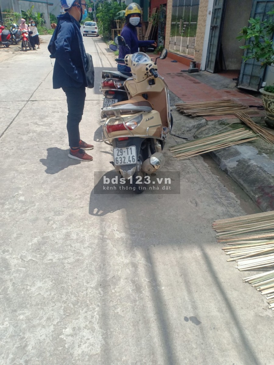 Chính chủ cần tiền gấp bán lô đất ở nhỏ xinh 2 mặt tiền ô tô 7 chỗ đỗ cửa tại xã Văn Bình Thường Tín HN