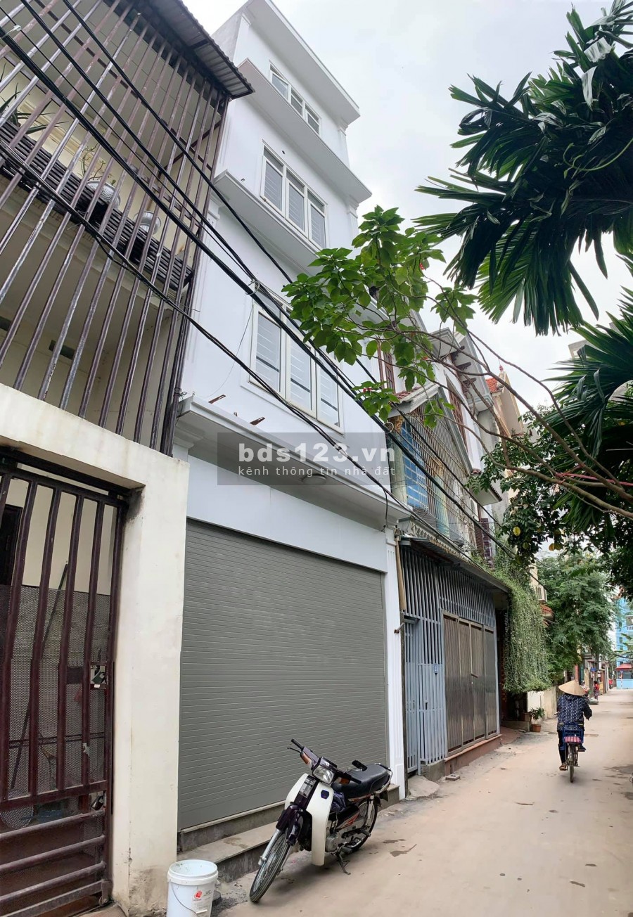 Nhà đẹp An Dương Vương, ô tô đỗ cửa, tặng full nội thất, diện tích 42m2, với giá 4.8 tỷ