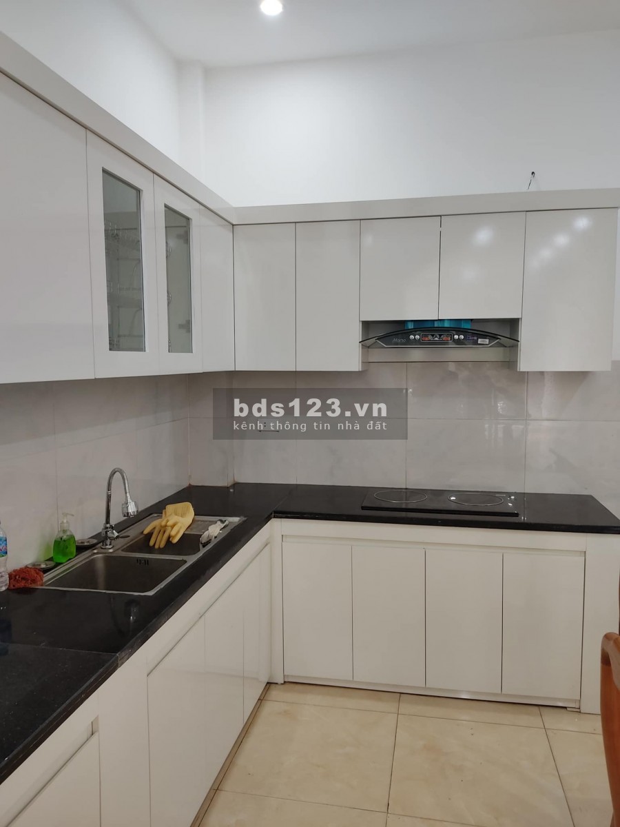 Nhà đẹp An Dương Vương, ô tô đỗ cửa, tặng full nội thất, diện tích 42m2, với giá 4.8 tỷ