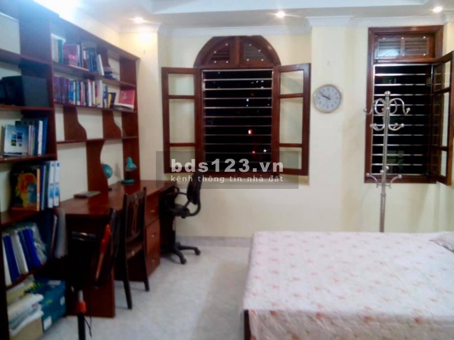 Bán nhà phố Bà Triệu, dt 40m2, 5 tầng, ngõ thông thoáng, nhà đẹp ở ngay, chỉ 7.8 tỷ, lh 0942.861188