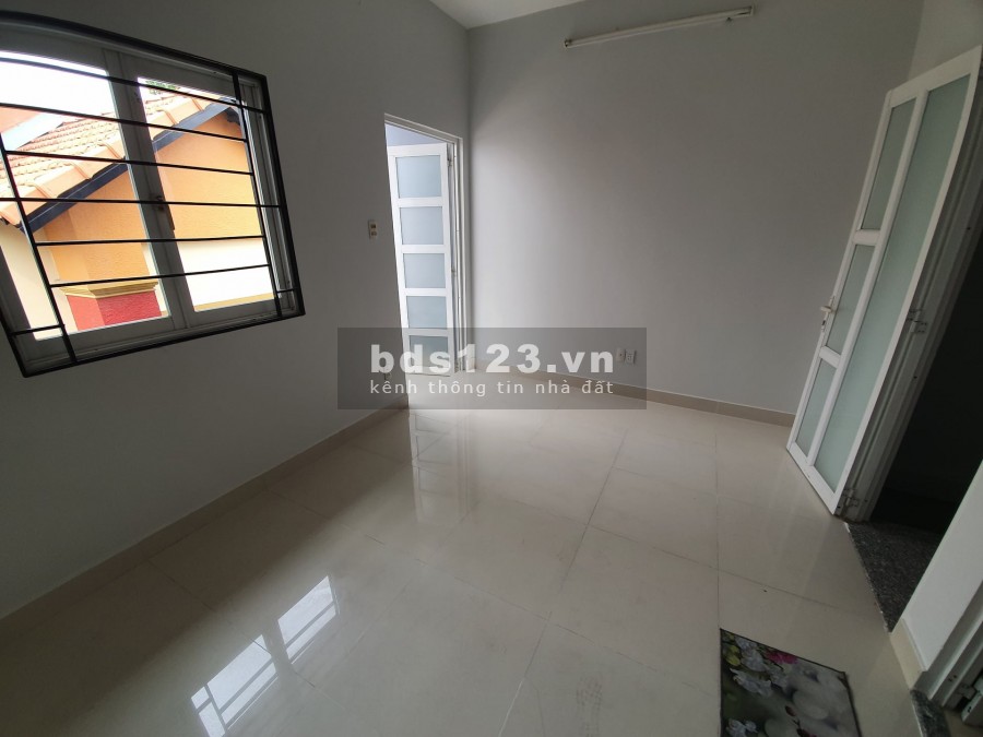Nhà ở ngay khu ngã tư Bảy Hiền Phường 4 Tân Bình 3 tầng 4.5 tỷ