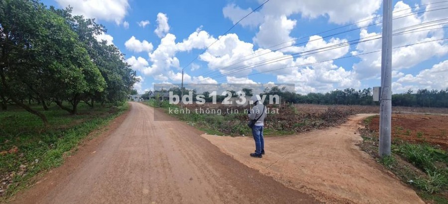 Bán lô đất giá đầu tư, từ Thành Phố Đồng Xoài tới đất 10km, giá 405 triệu