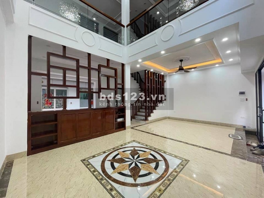 Bán nhà phố Hồng Tiến, Hoàng Như Tiếp nội thất sang trọng, dt 50m2, giá 5.85 tỷ