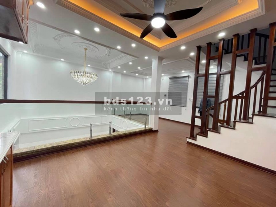 Bán nhà phố Hồng Tiến, Hoàng Như Tiếp nội thất sang trọng, dt 50m2, giá 5.85 tỷ