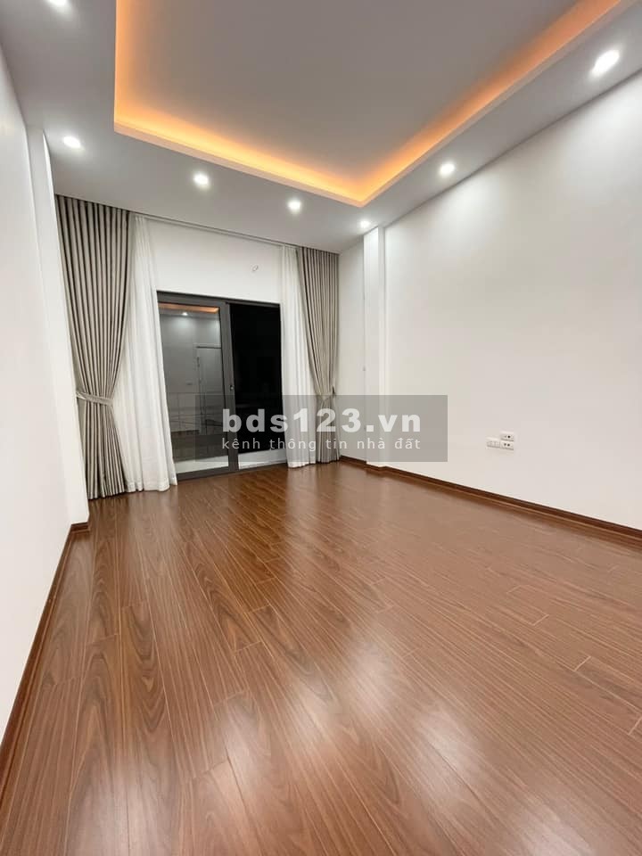 Giáp Bát nhà dân xây chắc chắn, rộng rãi, an sinh đỉnh, an ninh tốt DT 56m2 nhỉnh 3 tỷ