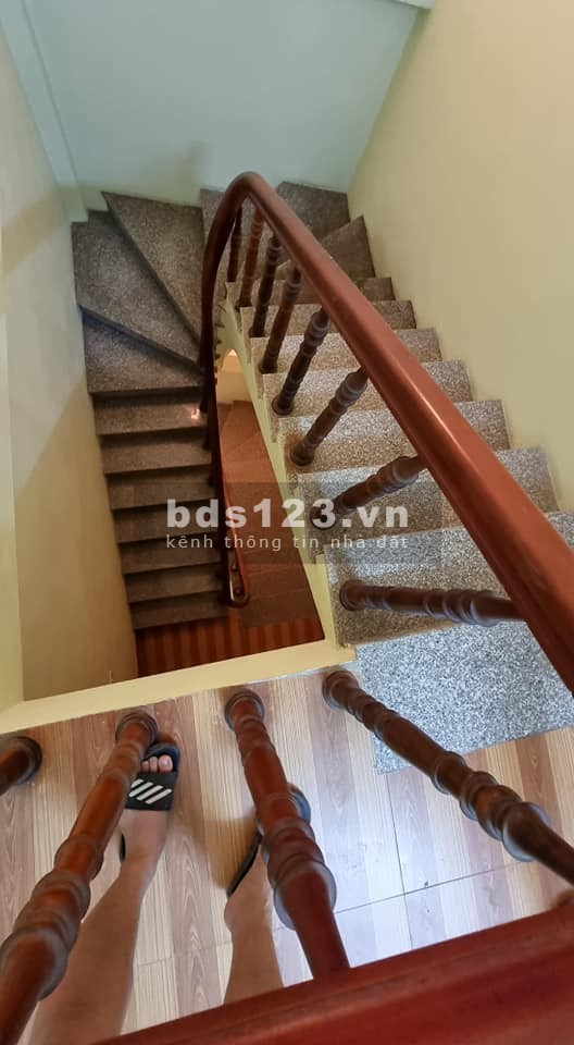 Chỉ 2,05 tỷ có ngay nhà 3 tầng 36m ngõ o tô Hữu Hưng Tây Mỗ cách đường lớn chỉ 100m rẻ nhất khu vực