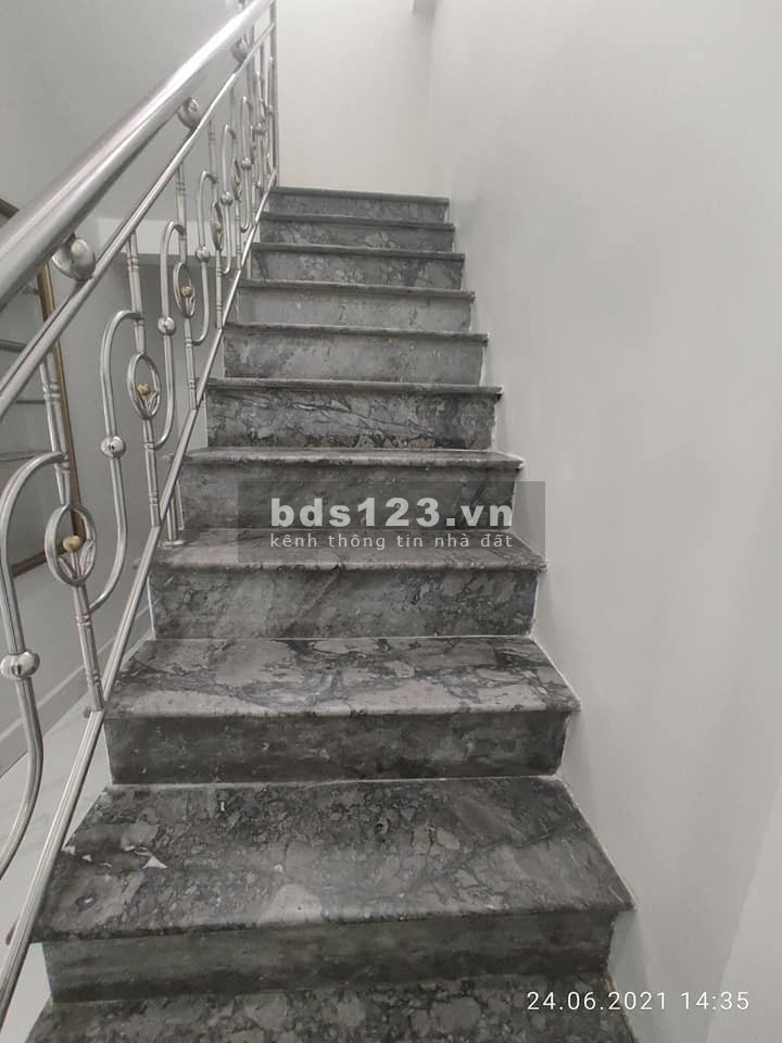 Nhà Trung tâm TP, 3 tầng*46m2 giá chỉ 3,3 tỷ NGõ cực to, oto đỗ cửa