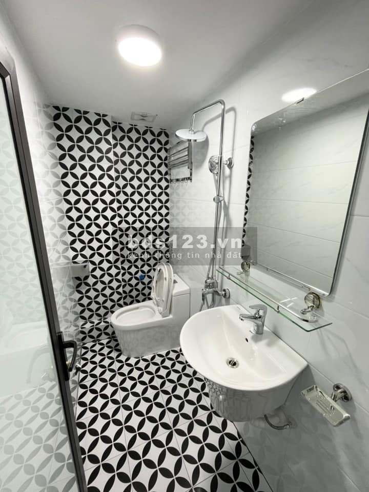 Giáp Bát nhà dân xây chắc chắn, rộng rãi, an sinh đỉnh, an ninh tốt DT 56m2 nhỉnh 3 tỷ