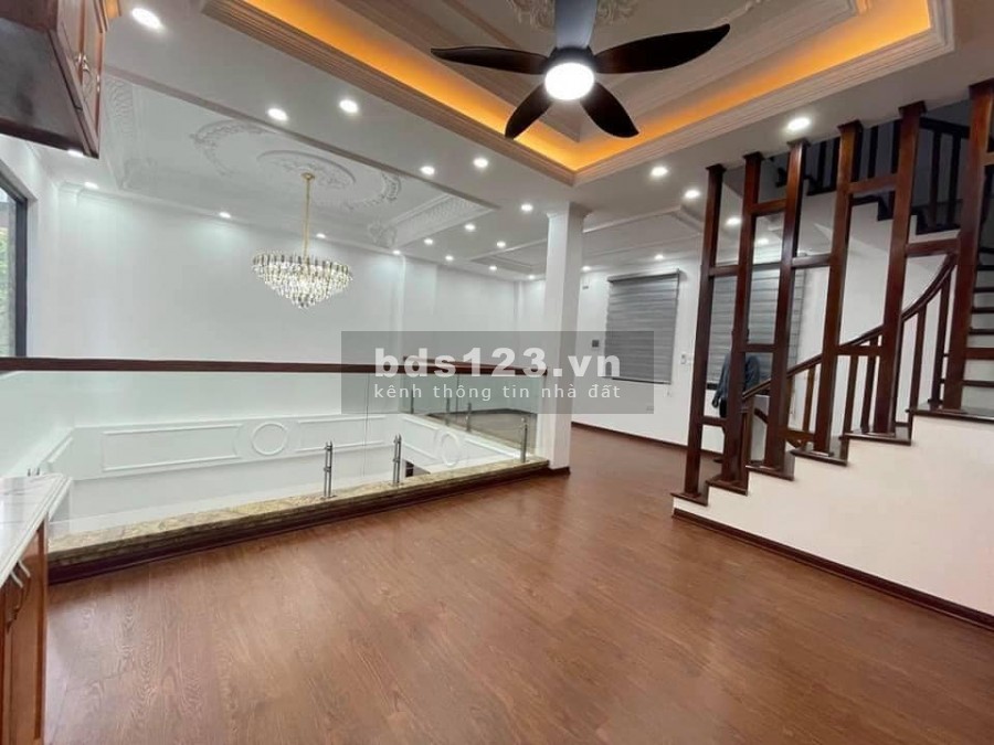 Chỉ 5,9 tỷ có ngay siêu phẩm phố Ái Mộ, Long Biên, Hai Mặt Thoáng 52M2 x 6 T, MT 7M