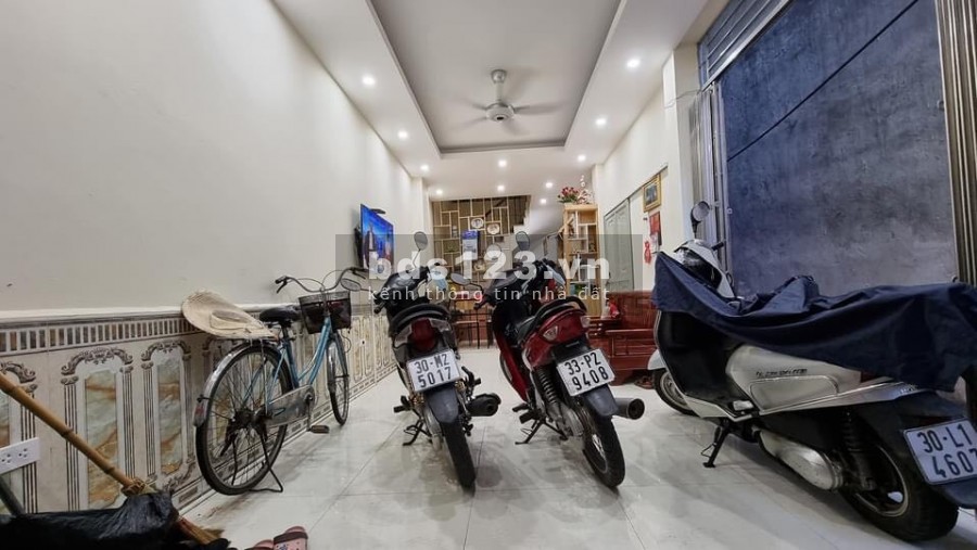 Khương Trung ô tô vào kinh doanh 2 mặt thoáng, dt 48m2, đúc 4 tầng, giá 4.7 tỷ