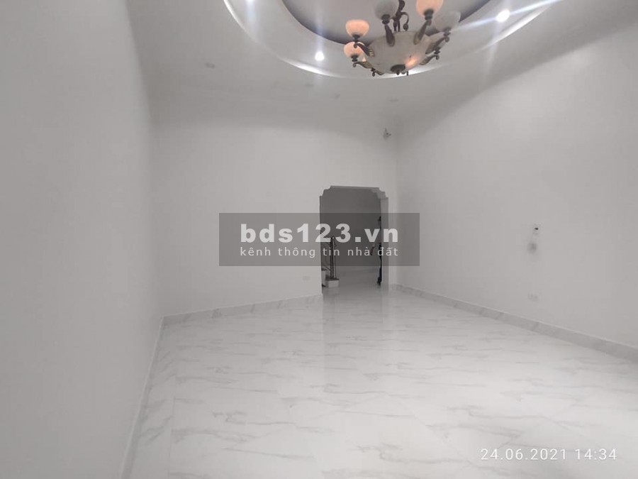 Nhà Trung tâm TP, 3 tầng*46m2 giá chỉ 3,3 tỷ NGõ cực to, oto đỗ cửa