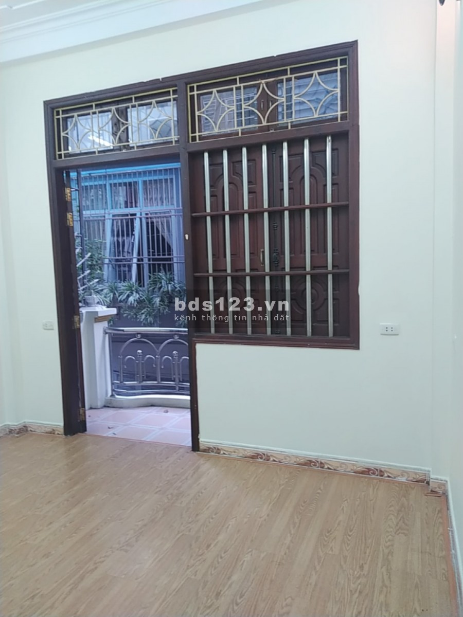 Bán nhà phân lô Trần Quốc Hoàn, ô tô vào tận cửa gần phố 45m, 5 tầng, mt 4m, giá 8.4 tỷ