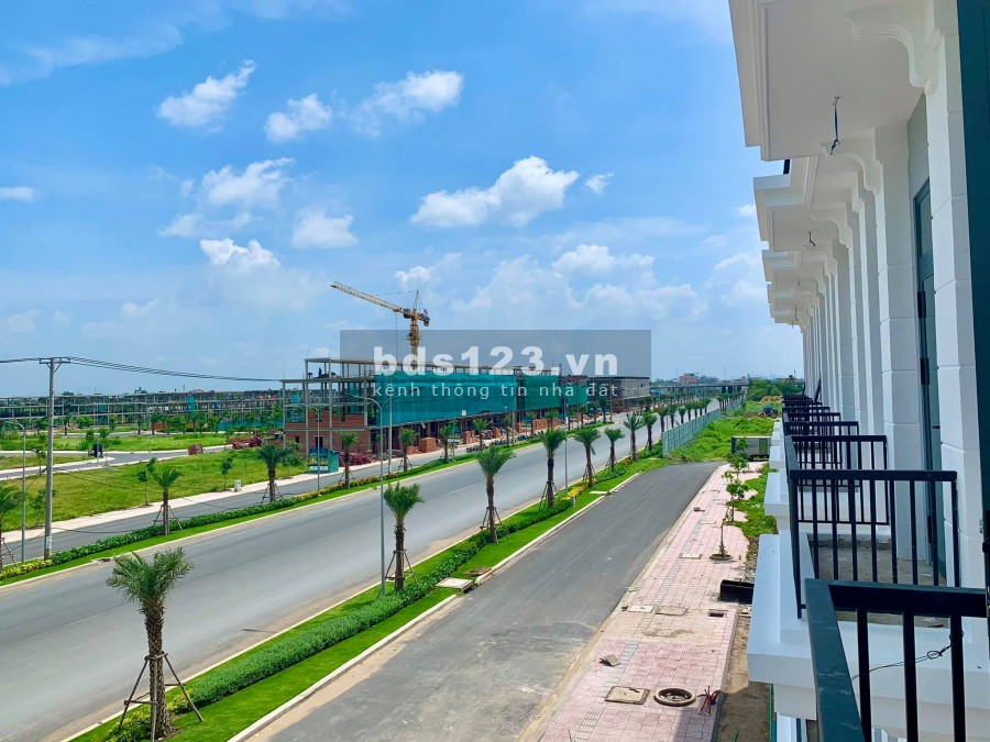 Bán Shophouse The Sol City 100m², 1 trệt 2 lầu, SHR, gần Chợ Hưng Long, Bình Chánh