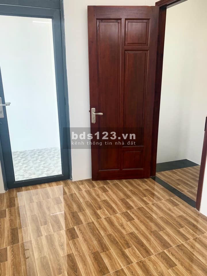 Bán nhà lầu hẻm tổ 3 hồ bún xáng thổ cư 40m2 dtxd 70m2 giá 2.35 tỷ ngay trung tâm rất tiện lợi