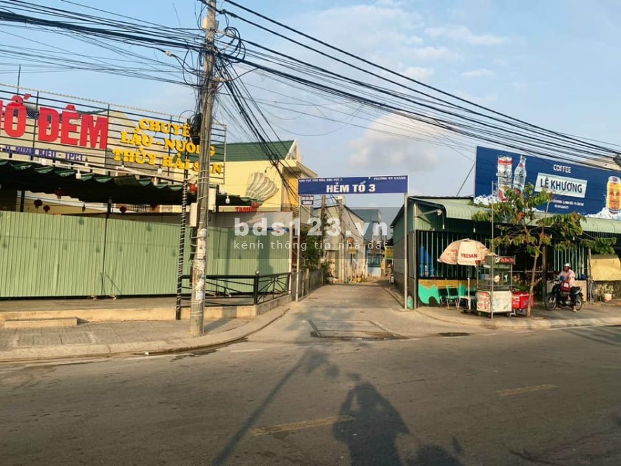 Bán nhà lầu hẻm tổ 3 hồ bún xáng thổ cư 40m2 dtxd 70m2 giá 2.35 tỷ ngay trung tâm rất tiện lợi