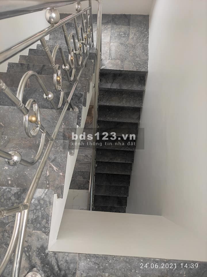Nhà Trung tâm TP, 3 tầng*46m2 giá chỉ 3,3 tỷ NGõ cực to, oto đỗ cửa