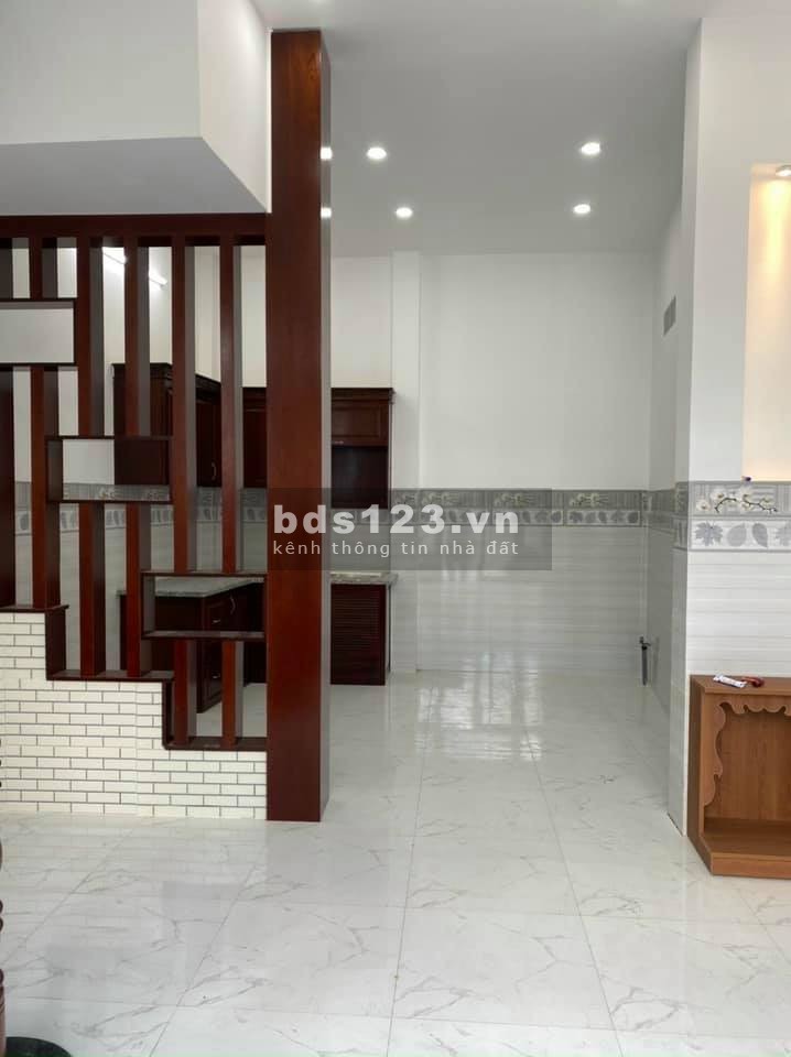 Bán nhà lầu hẻm tổ 3 hồ bún xáng thổ cư 40m2 dtxd 70m2 giá 2.35 tỷ ngay trung tâm rất tiện lợi