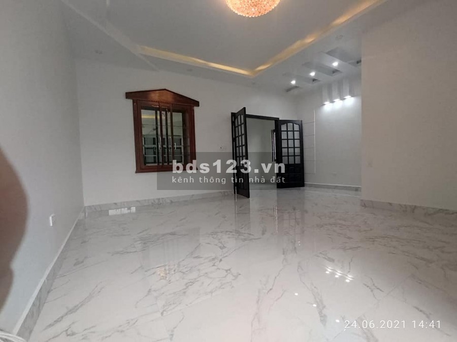 Nhà Trung tâm TP, 3 tầng*46m2 giá chỉ 3,3 tỷ NGõ cực to, oto đỗ cửa